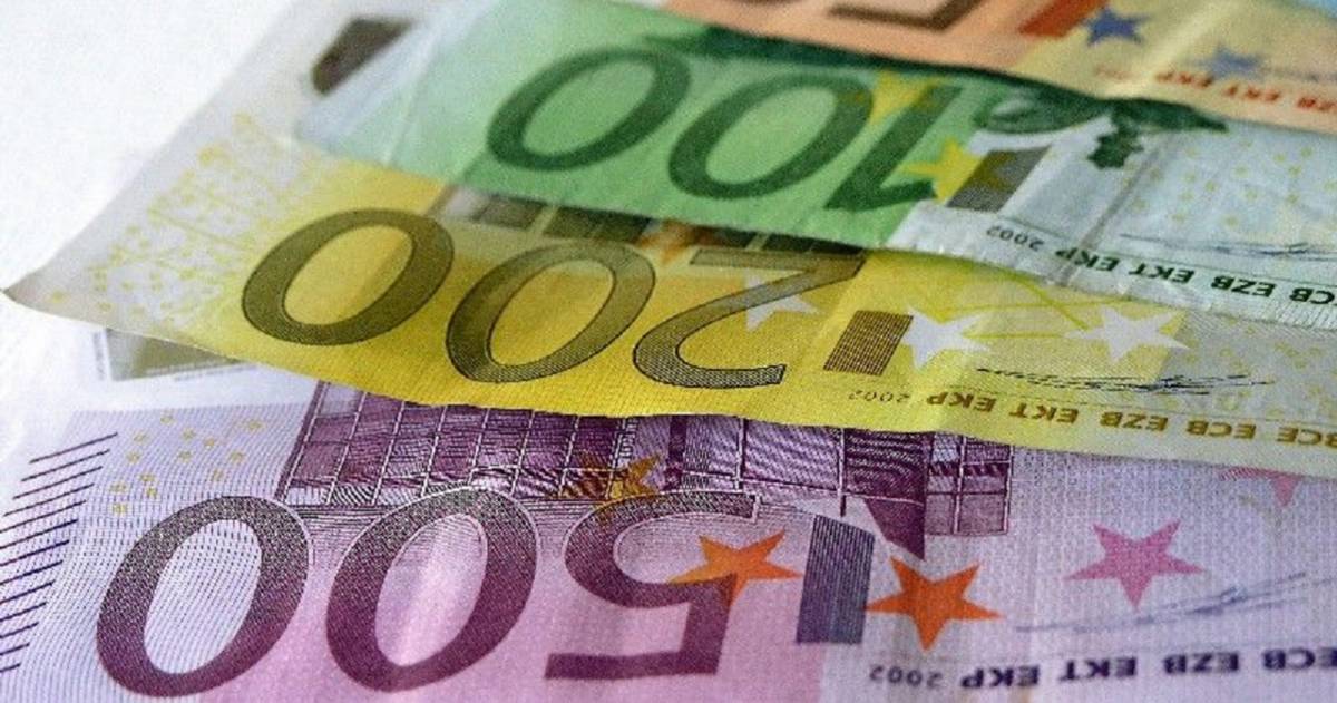 euro biljetten vijfhonderd tweehonderd honderd en vijftig